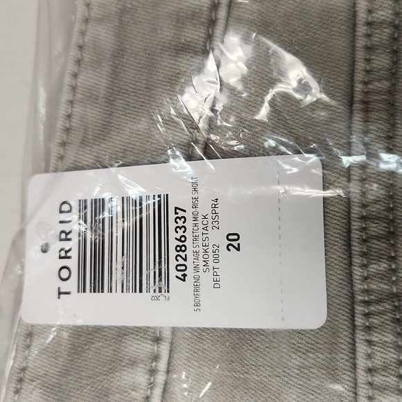 ❤️NWT VINTAGE TORRID SHORTS - BOYFRIEND VINTAGE STRETCH DENIM - PLUS SIZE - Picture 14 of 16